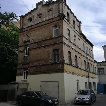 Studio In The Centre Of Apartment *